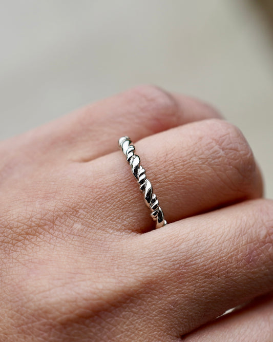 💍 Twisted Silver Adjustable Ring