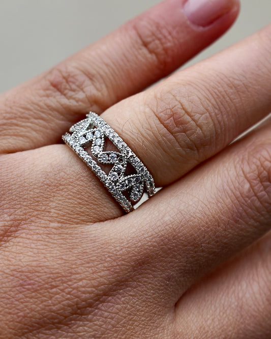 Adjustable Intertwined Zirconia Ring – Elegant Fashion Jewelry